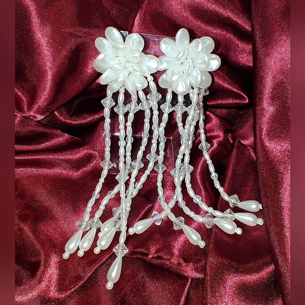 Source Unknown White Floral Beaded Earrings